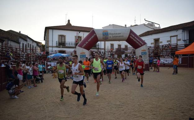 Alex Iturralde y Anna Giner en 4.000 y Ali Aity Elena Herrero en los 8 kilómetros ganan el Toromaraton de Lumbrales