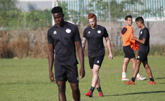 Admonio sufre un edema óseo y peligra su estreno en la Liga con Unionistas