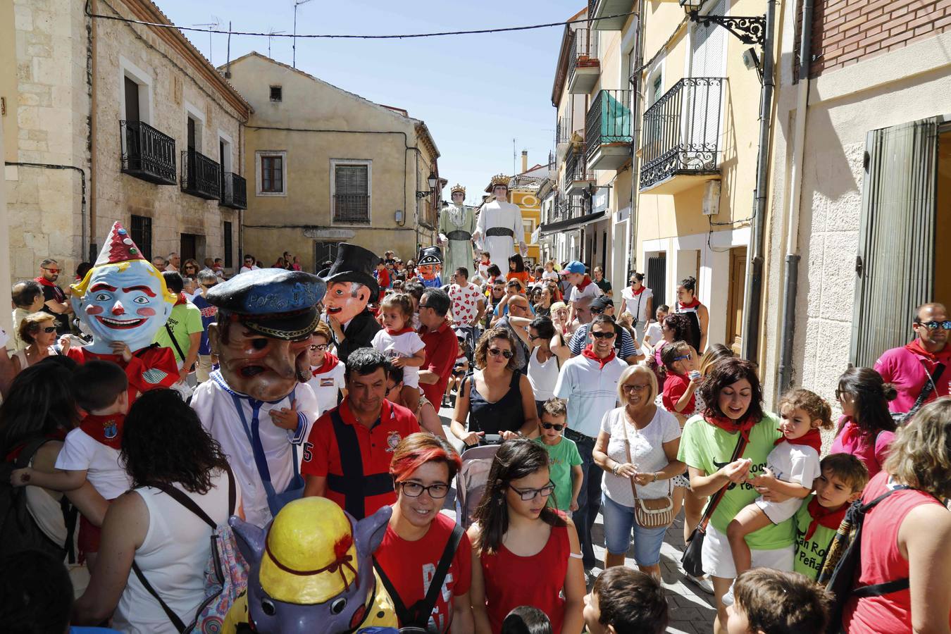 Chupinazo, gigantes y cabezudos y subasta de balcones en Peñafiel