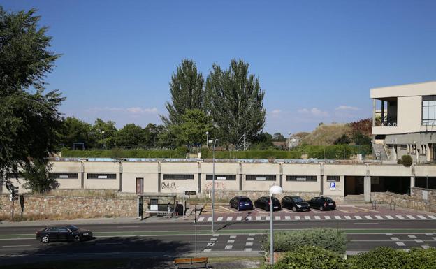 Ganemos detecta «ilegalidades» en el cambio del contrato de las piscinas
