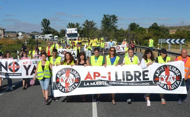 Nuevo corte en la carretera N-1 de Burgos para pedir la liberalización de la AP-1