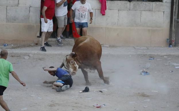 Susto en la capea vespertina de Peñafiel