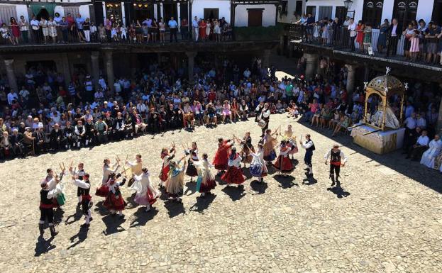 El Diagosto vuelve a llenar la Plaza de tradición, rituales y de público