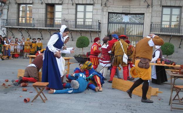 Medina cautiva al público con una nueva representación basada en el refranero