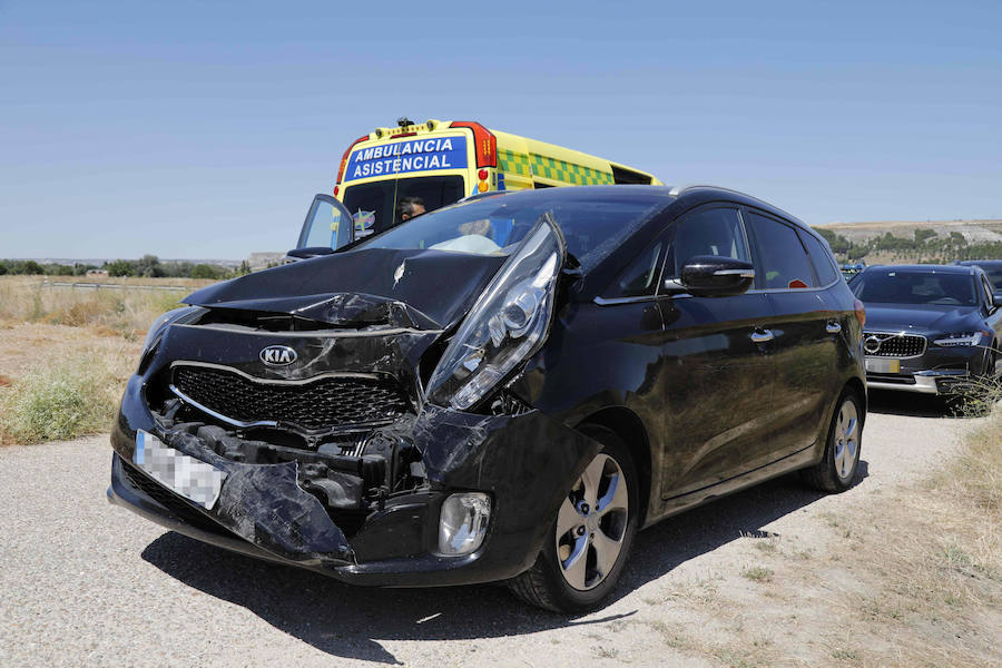 Accidente entre dos coches en la N-122 cerca de Peñafiel