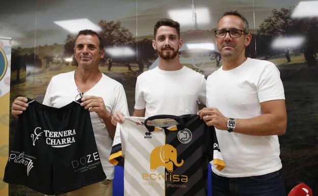 Carlos Quintana: «Me gusta sumarme al ataque y marcar goles»