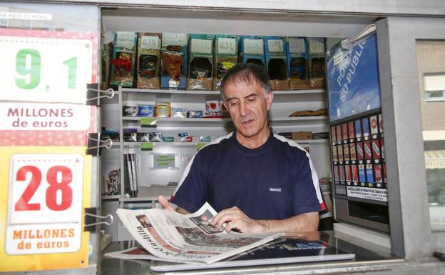 «El quiosco está abierto una media de 12 horas»