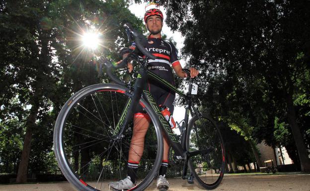 Víctor de Andrés, una referencia en ciclismo en pista y en salud