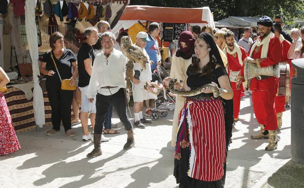 El Mercado Medieval de Palencia se afianza como un reclamo de las fiestas