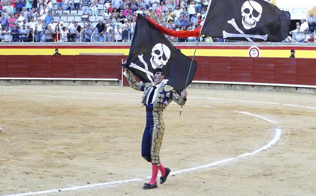 Padilla recibe emocionado el cariño de Palencia en su despedida