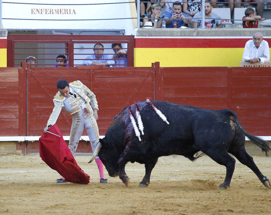 Ponce y Gines Marin abren la puerta grande de Palencia