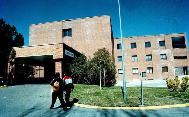 Heridos dos jóvenes tras salirse su coche de la carretera en Rueda