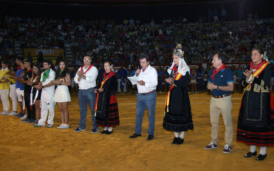 El alcalde de Cuéllar agradece la implicación en las primeras fiestas internacionales
