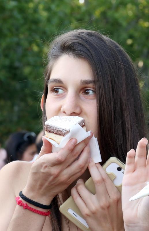 Degustación del postre Nuestra Señora de San Lorenzo