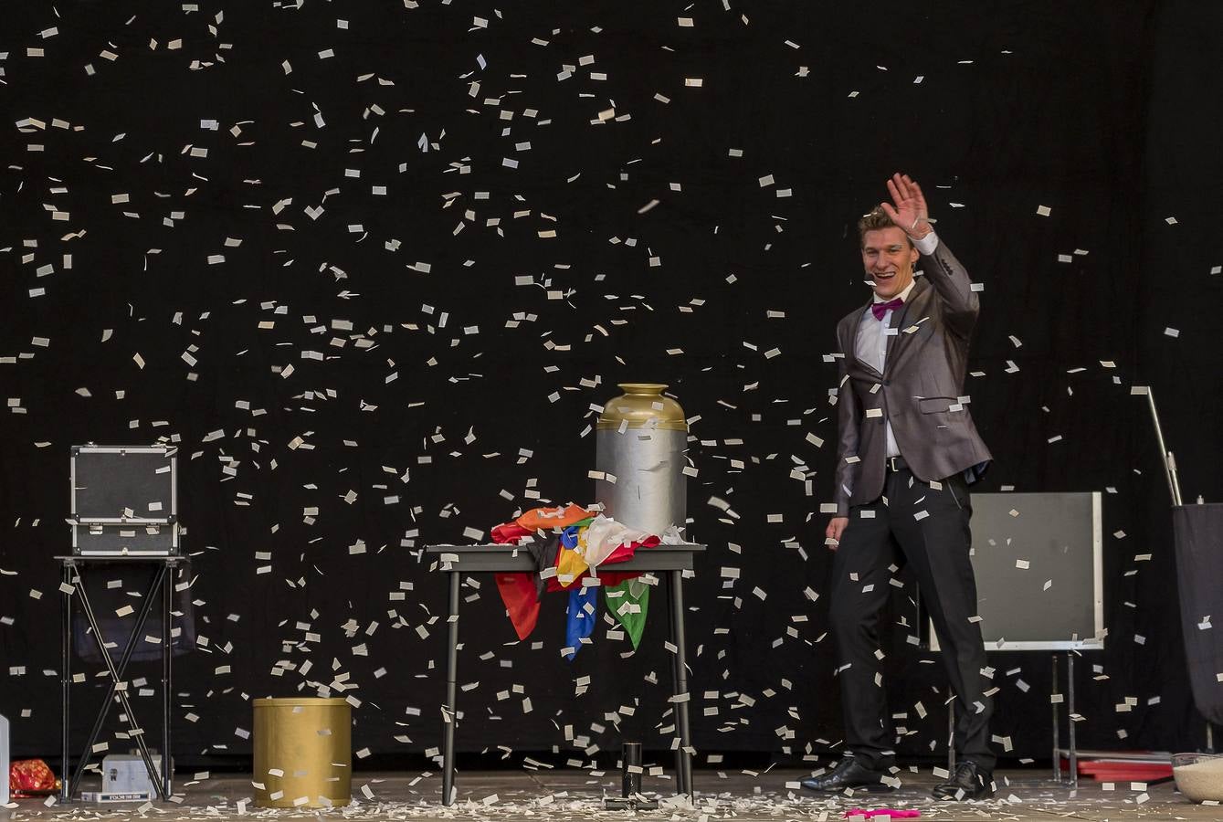 Espectáculo de magia del mago Toño en la Cúpula del Milenio