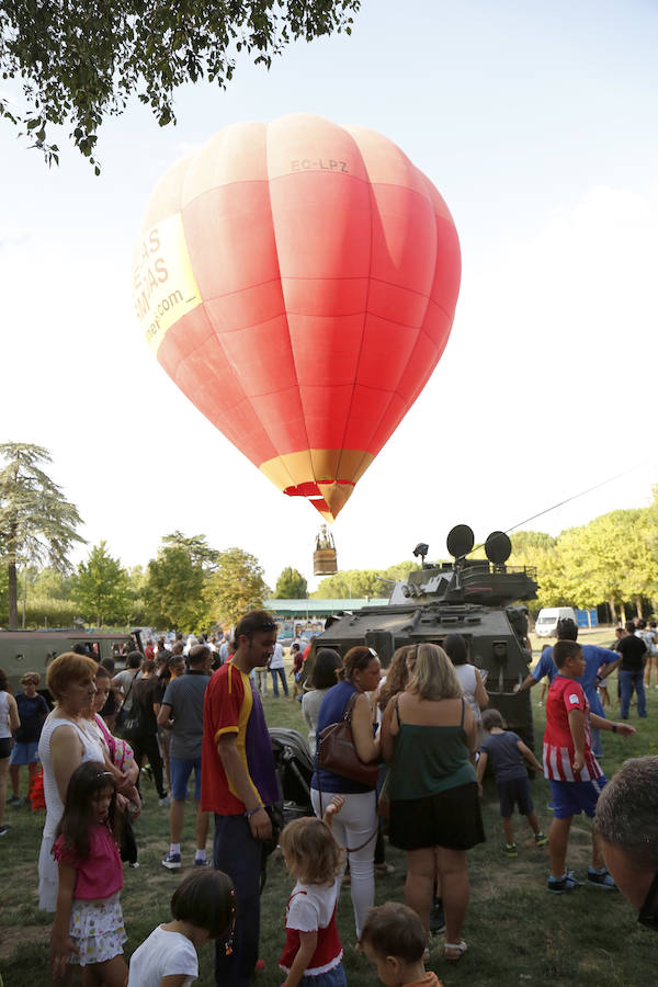 Exhibición Aerostática de la Subdelegación de Defensa