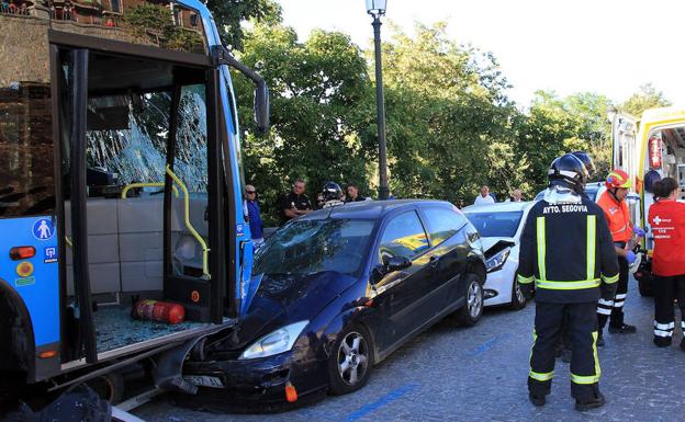 El juzgado investiga el accidente de un autobús urbano en Vía Roma