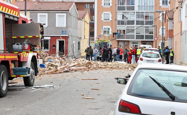 Los bomberos apuntan a la explosión de gas por el contacto «voluntario o involuntario» con una llama