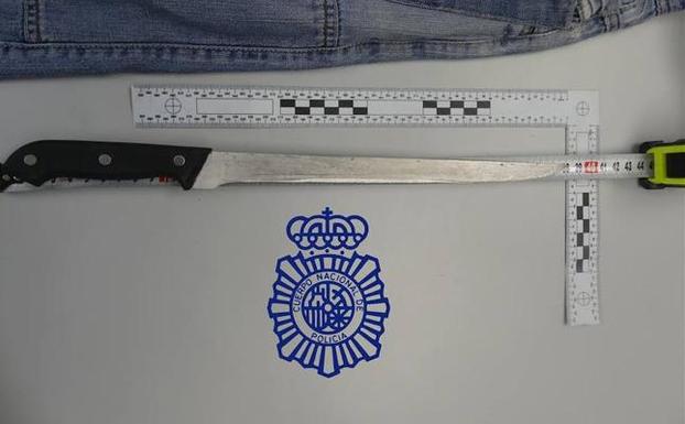 Detenido en Ávila un atracador que amenazó con un cuchillo al empleado de un comercio