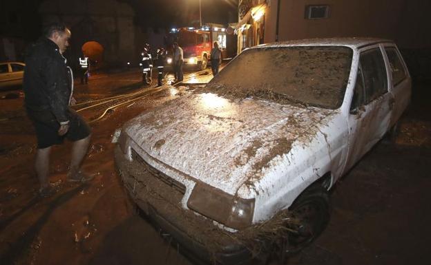 Bomberos evacuan grupo de turistas en el monasterio de Santa María de Huerta, en Soria