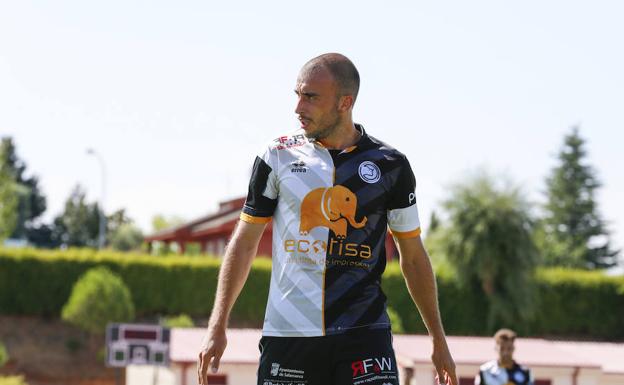 Adrián Llano pasará nuevas pruebas en Madrid para intentar evitar el quirófano