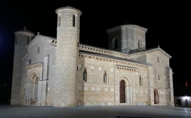Frómista organiza una visita nocturna guiada en iglesia de San Martín