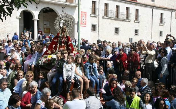 ¿Te llamas Henar? Pues estás invitada a visitar gratis el castillo de Cuéllar