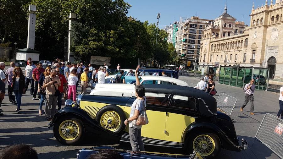 Los coches de muestra toman vida en la VI edición de Valladolid Motor Vintage