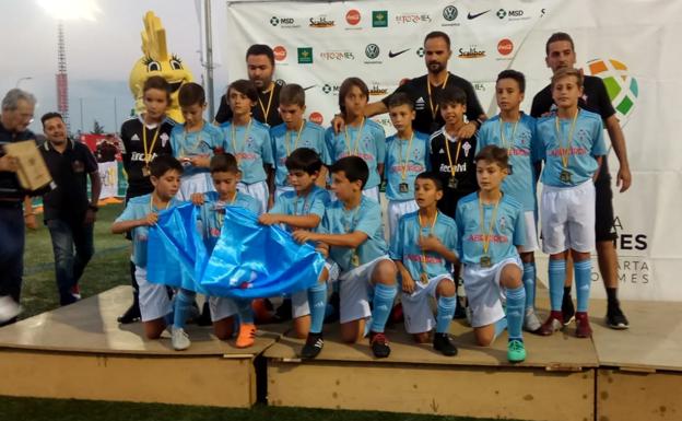 El Celta conquista la tercera edición de la Copa Tormes en Santa Marta