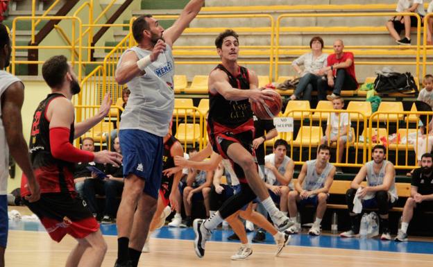La Antigua CB Tormes cede en su segundo test de pretemporada ante Menorca (67-74)