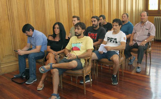 Los usuarios del 'boulder' piden que se reabra la sala de escalada en el Pabellón