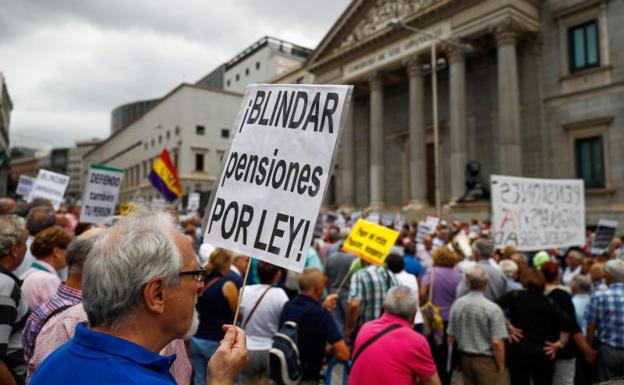 Granado dice que indexar las pensiones a un indicador «puede tener más efectos perversos que positivos»