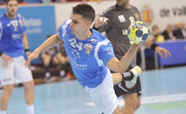Serrano, lesionado, es baja para medirse al Cangas