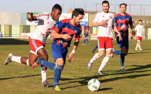 Segoviana y Ávila, el gran duelo de Tercera recupera su voltaje