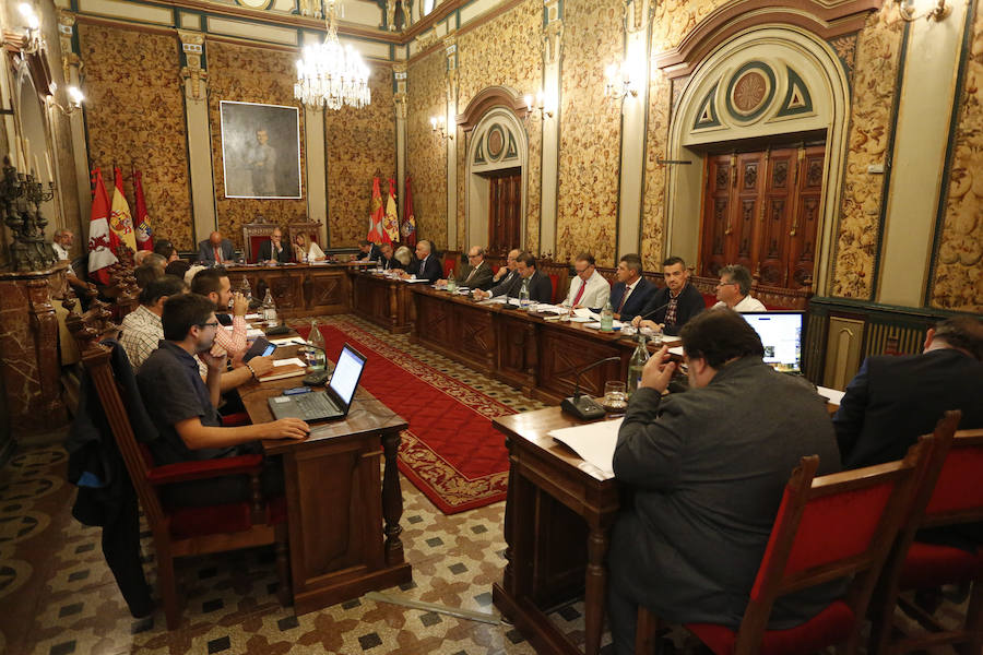PP y oposición liman diferencias y aprueban los 3,7 millones de las ayudas para el empleo