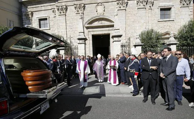 Triste y emotiva despedida a David Vázquez en su funeral en Palencia