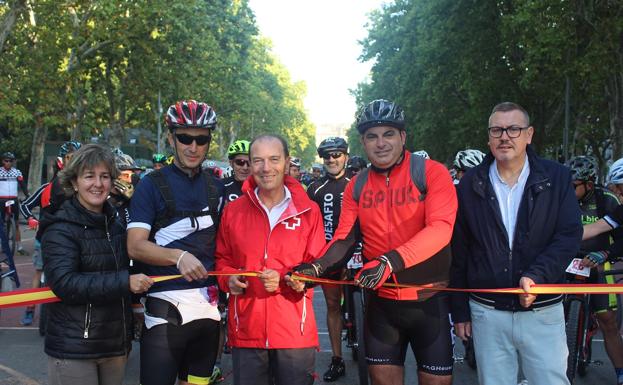Casi doscientas personas participaron en la I Marcha Cicloturista BTT 'Que el corazón mueva tus piernas'
