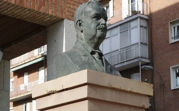 Nueva petición al Ayuntamiento para que retire el busto de Abilio Calderón