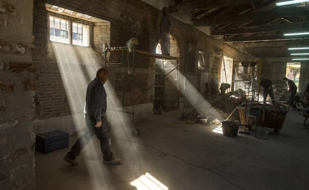 La apertura de un segundo restaurante afianza el atractivo de la dársena del Canal de Castilla