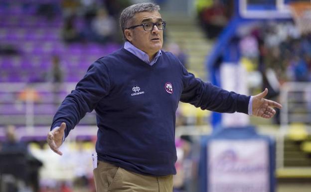 Paco García: «Me parece una atrocidad lo de los tres descensos... y tantas otras cosas»