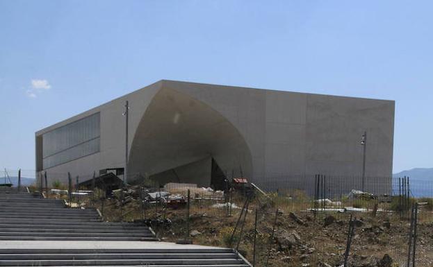 Bayón asegura que «un puñado» de empresas trabajará en el CAT en otoño de 2019