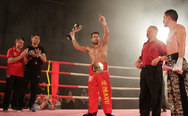 Manuel García Sánchez conquista el título profesional de Full-Contact en -60Kg