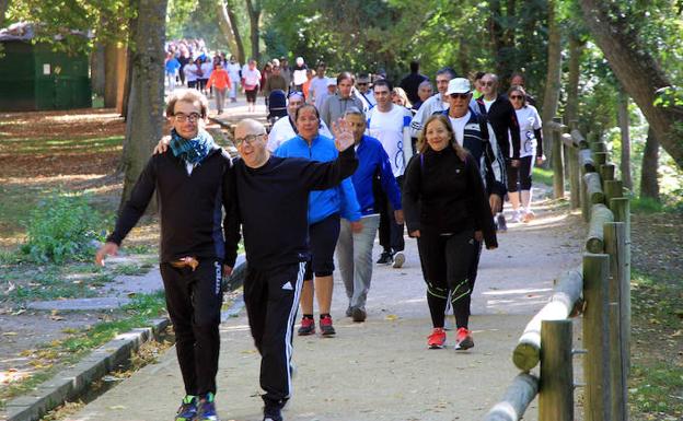 Más de dos mil segovianos acompañan a Apadefim en su marcha