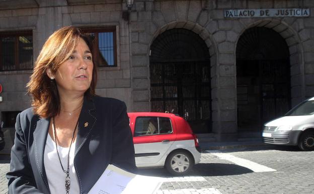 Beatriz Escudero afirma que le ha «salido del alma» llamar «imbécil» a Rufián