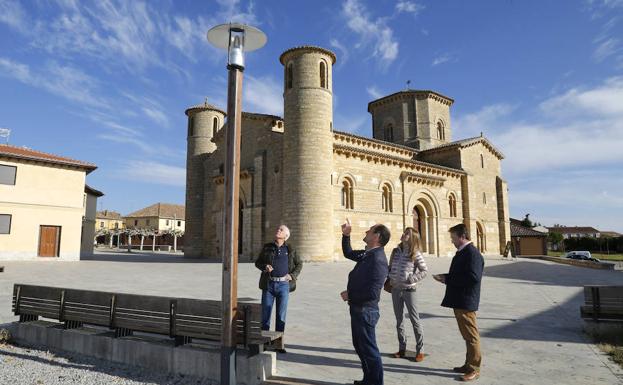 Frómista mejora la iluminación de San Martín para fortalecerla como recurso turístico