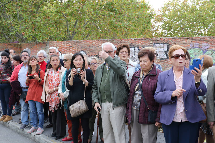 Procesión en el barrio de La Pilarica de Valladolid