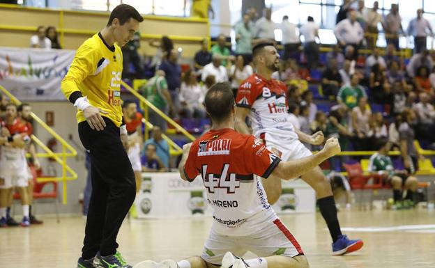 Victoria de prestigio para el Nava en la pista del Antequera (19-21)