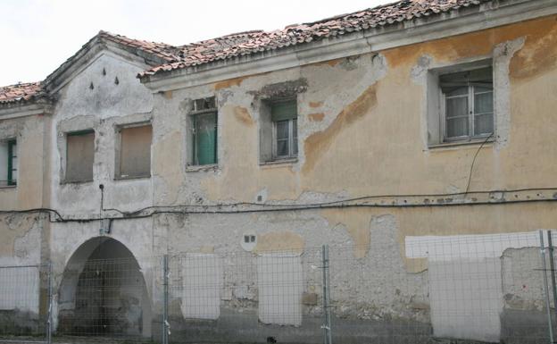 Los vecinos de las antiguas casas de los maestros de Cuéllar viven bajo amenaza de ruina