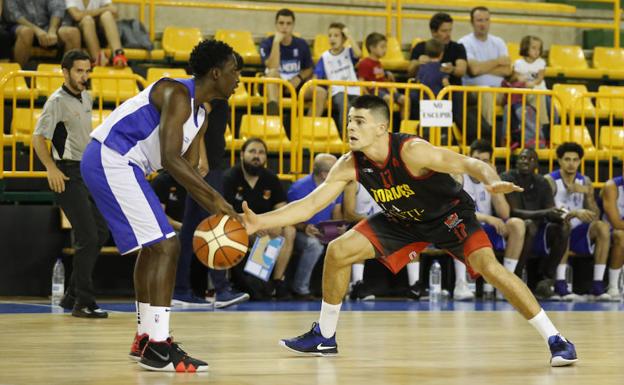 La Antigua CB Tormes no aguanta el ritmo en el último cuarto ante el Bodegas Rioja Vega (88-69)