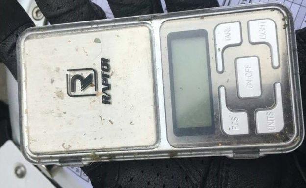 Alerta a la policía de que una mujer se ha llevado su báscula de precisión y ambos terminan denunciados en Valladolid
